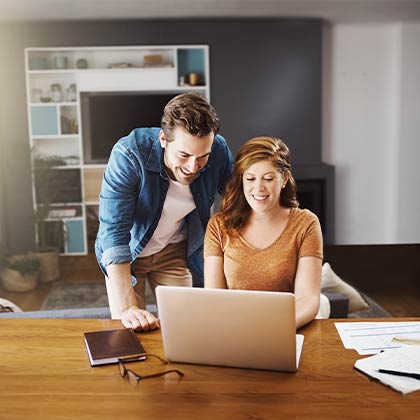 Photo Couple Working Laptop