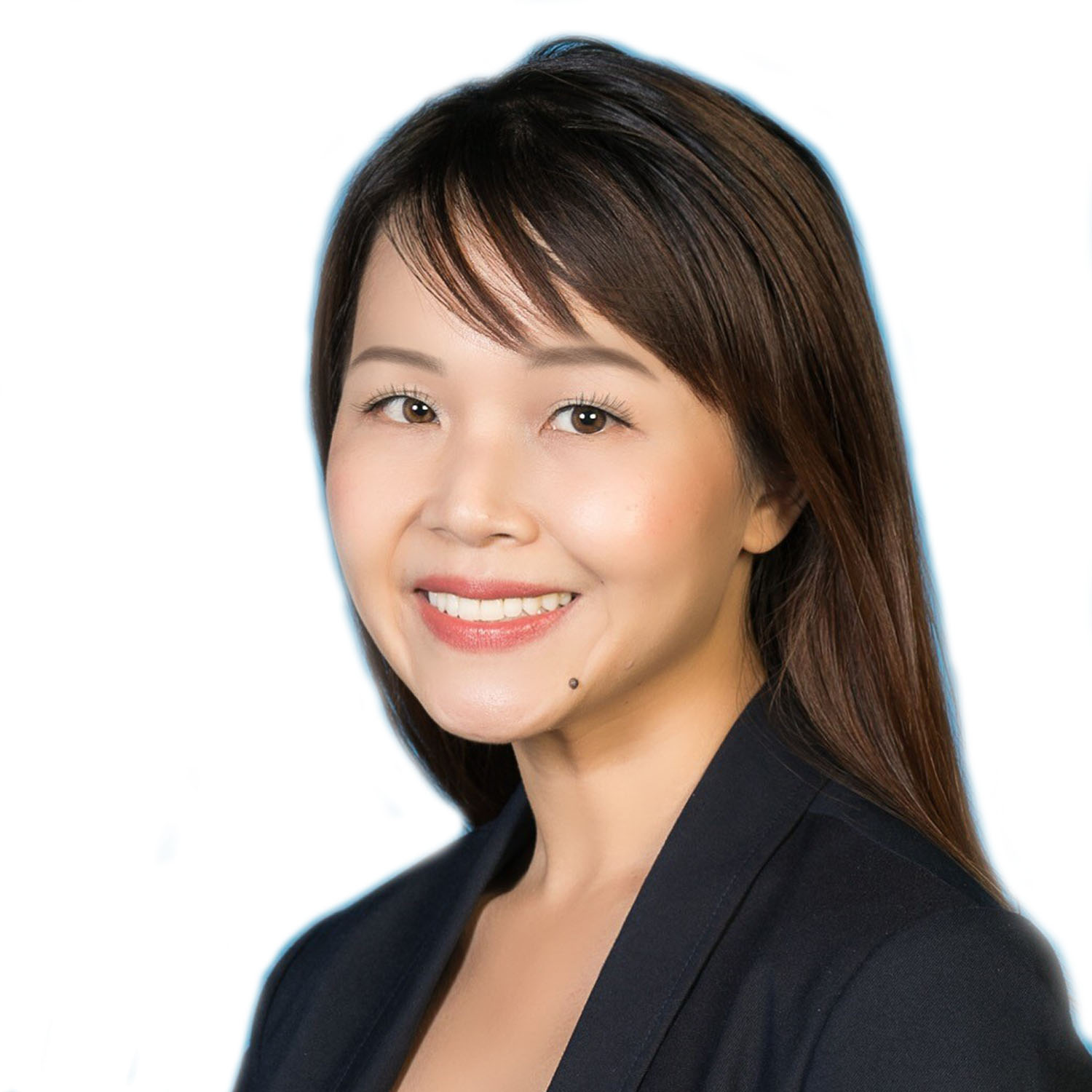 headshot of Thuy Diep